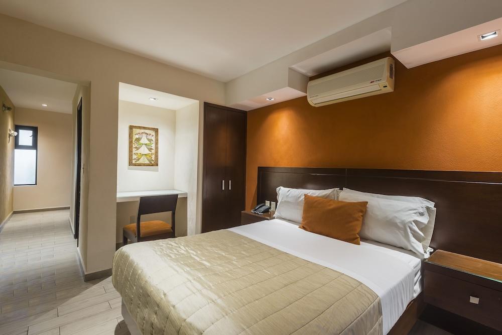 Hotel Puerta Del Sol Guadalajara Zapopan Exterior photo