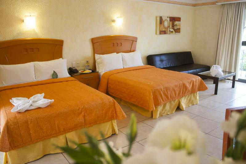 Hotel Puerta Del Sol Guadalajara Zapopan Exterior photo